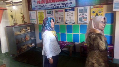 SMP Negeri 1 Seyegan Launching Pojok Kependudukan