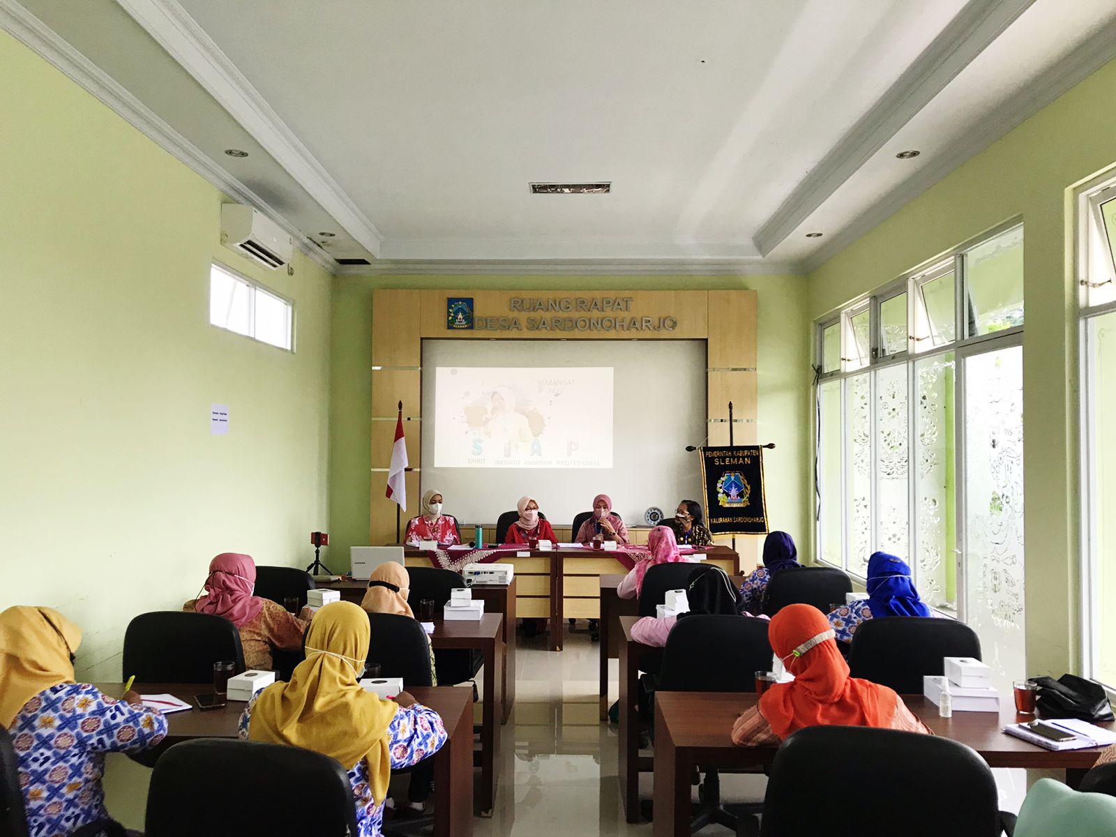 PELATIHAN CITRA DIRI BAGI PEREMPUAN