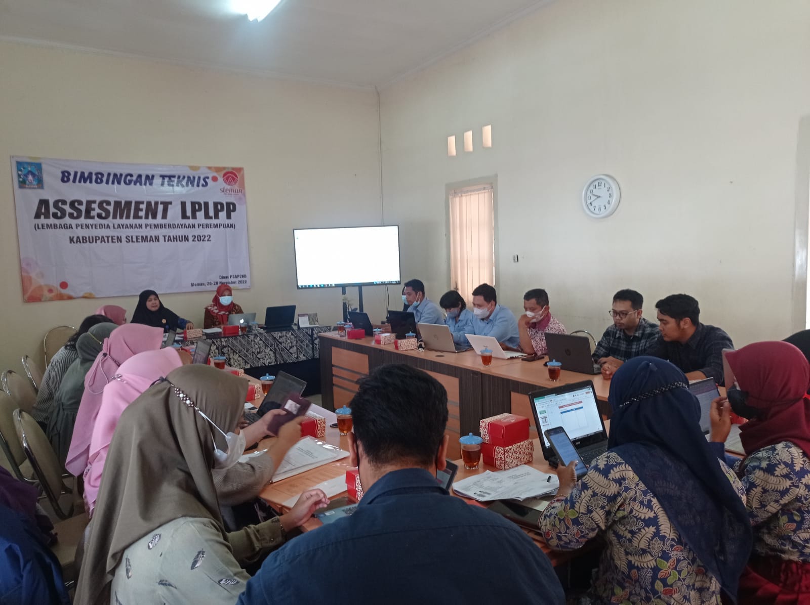 BIMTEK LPLPP BAGI LEMBAGA LAYANAN PEMBERDAYAAN PEREMPUAN