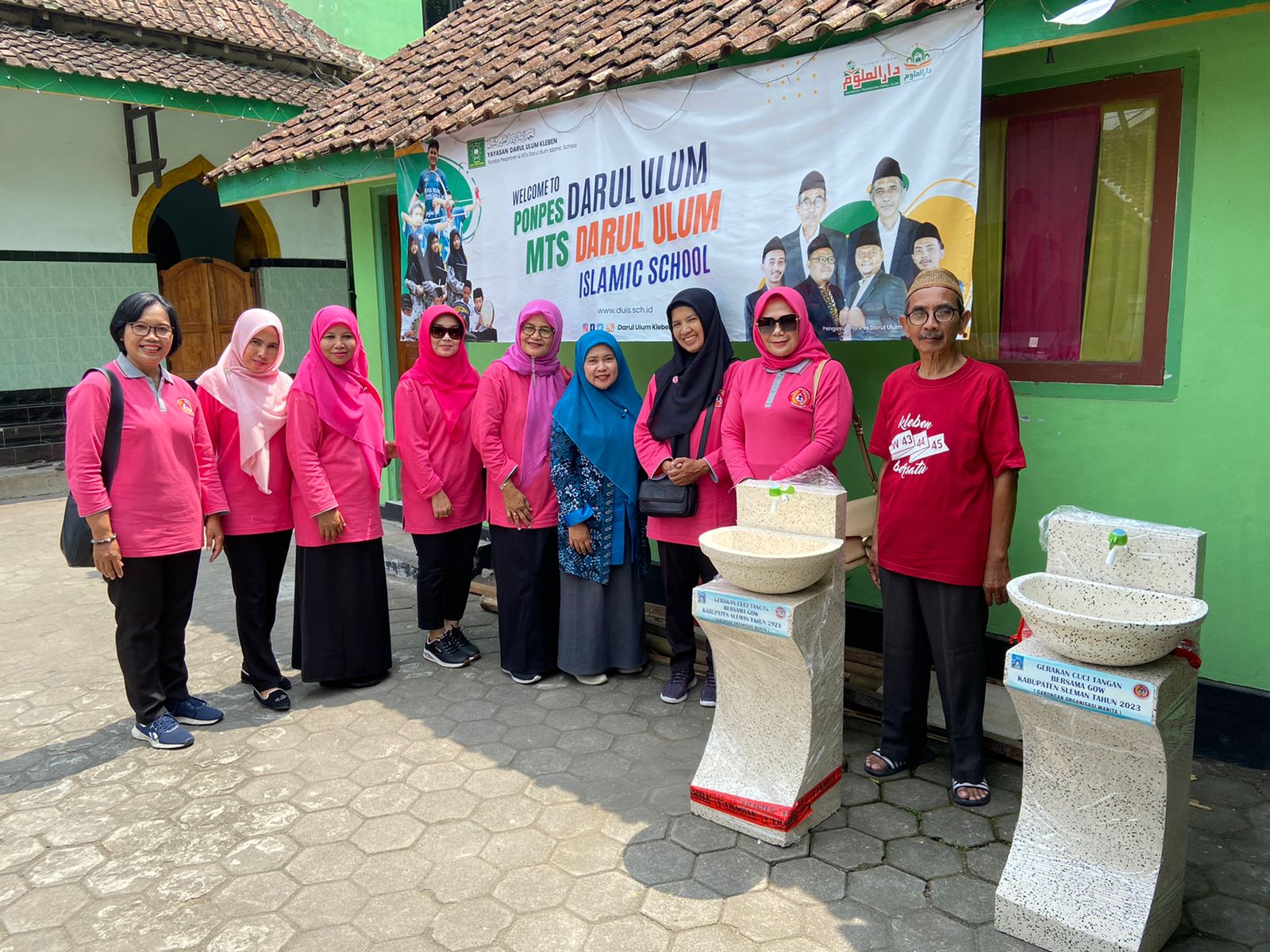 PENCEGAHAN STUNTING SEJAK DINI BERSAMA GOW MELALUI PHBS DI PONDOK PESANTREN KABUPATEN SLEMAN