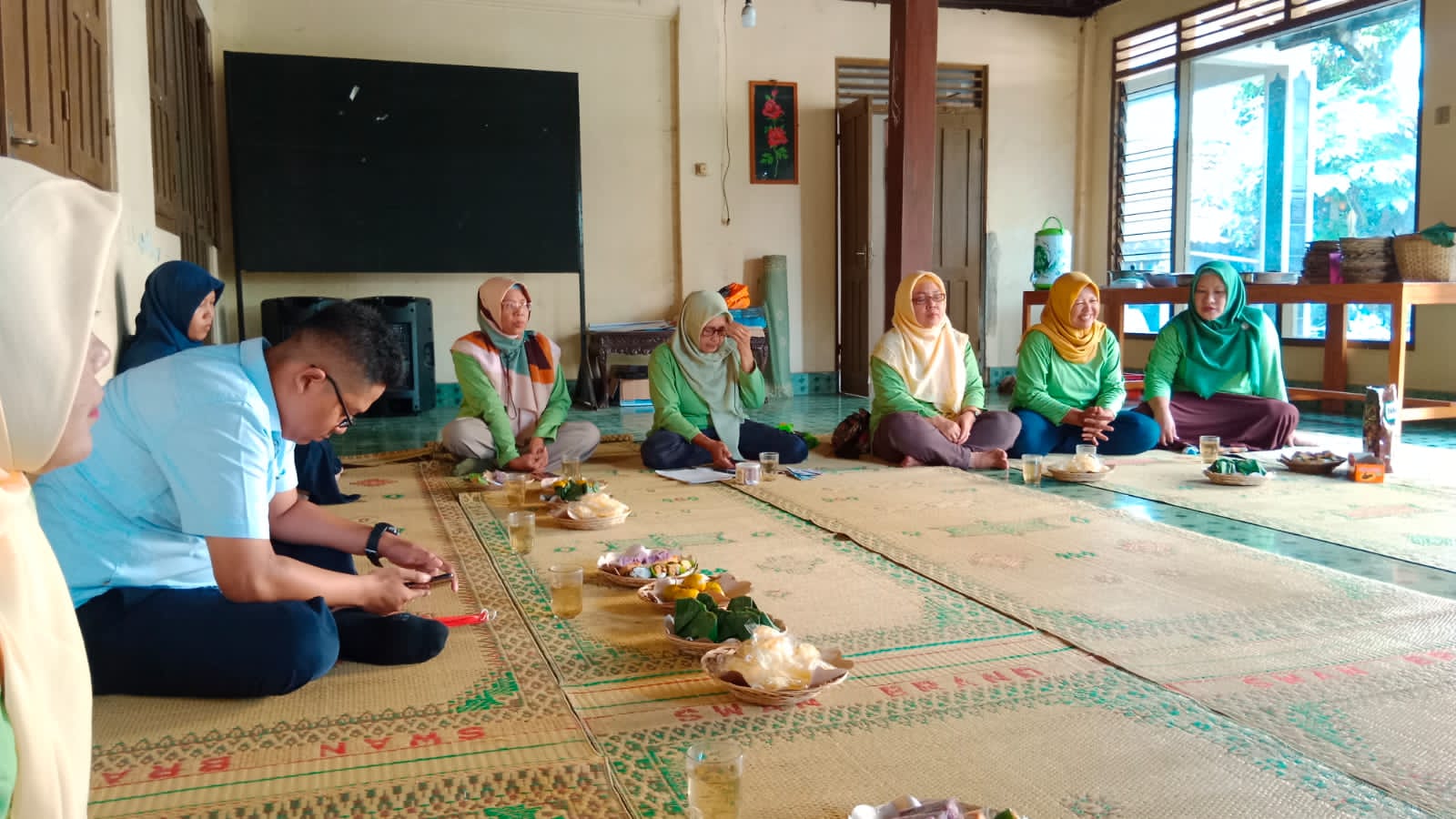 Pertemuan Rutin Tri Dusun Kelompok KKN (Karang Bajang, Karanglo dan Nglarang)