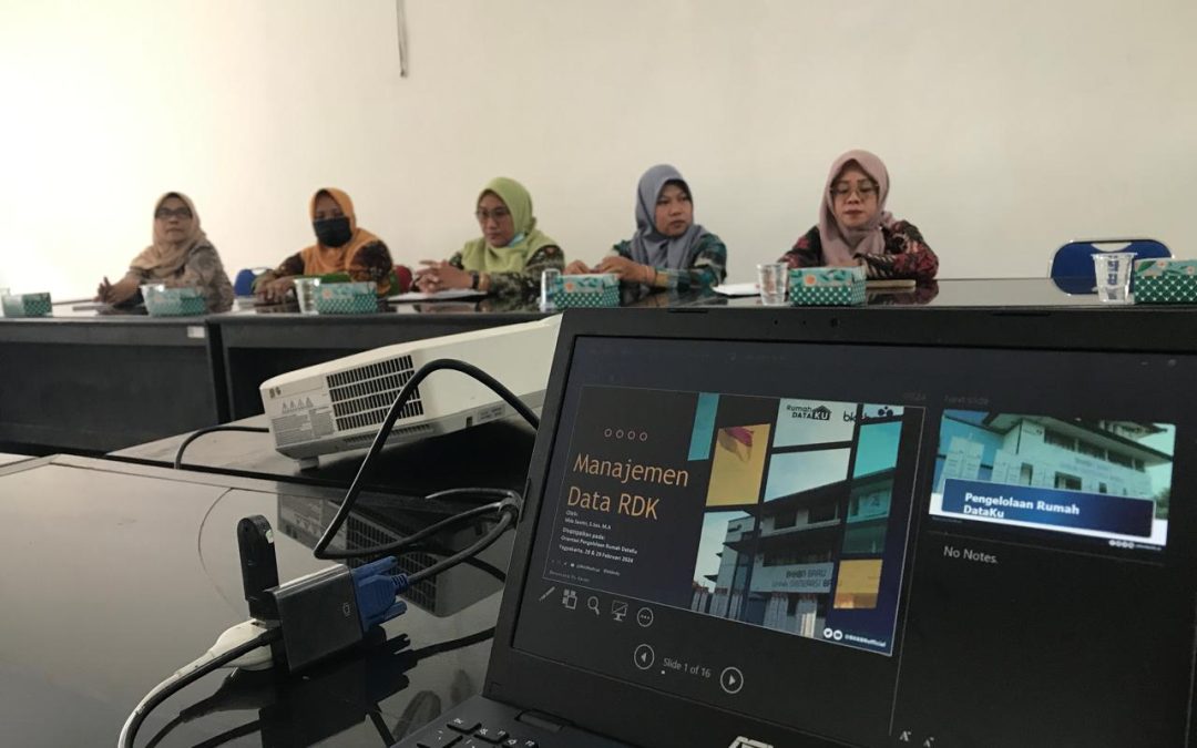 Fasilitasi Pendataan di Rumah Data Kependudukan Kalurahan Sendangrejo Kapanewon Minggir