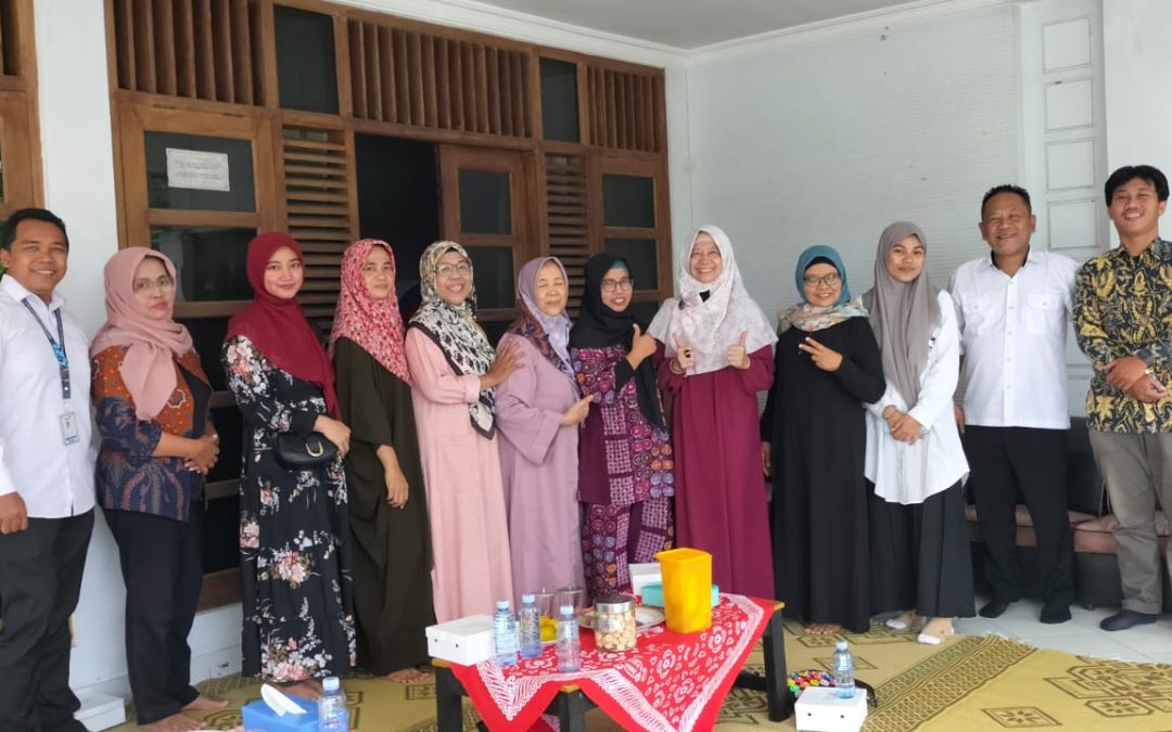 PERTEMUAN TOKOH MASYARAKAT DAN BKKBN DALAM RANGKA PEMBENTUKAN POKTAN BKL