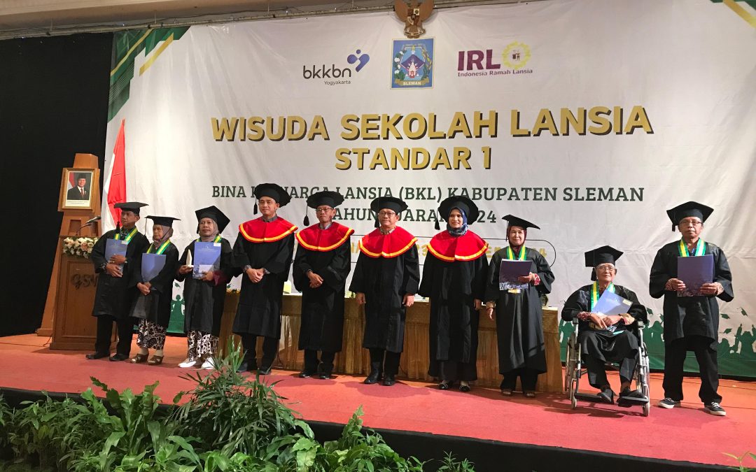 Wisuda Sekolah Lansia Standar 1 Kelompok Bina Keluarga Lansia Kabupaten Sleman