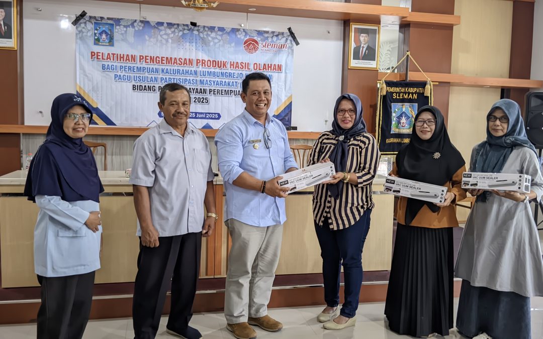 Pelatihan Pengemasan Produk Hasil Olahan bagi Perempuan Kalurahan Lumbungrejo